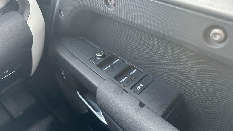 Land Rover Defender 2.0 D200 110 5dr Auto Diesel Estate